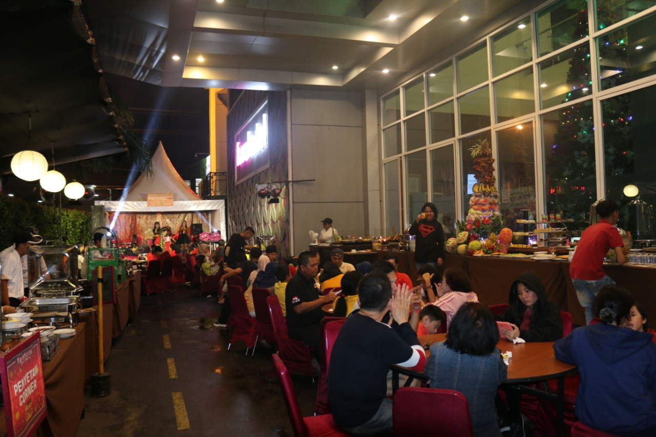 Pesta Rakyat Malam Tahun Baru 2020 Fave Hotel Solo